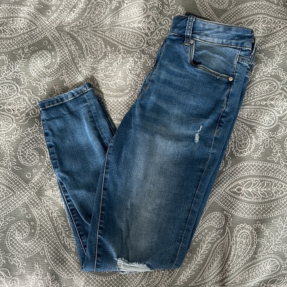 Distressed skinny jeans - Picture 5 of 5